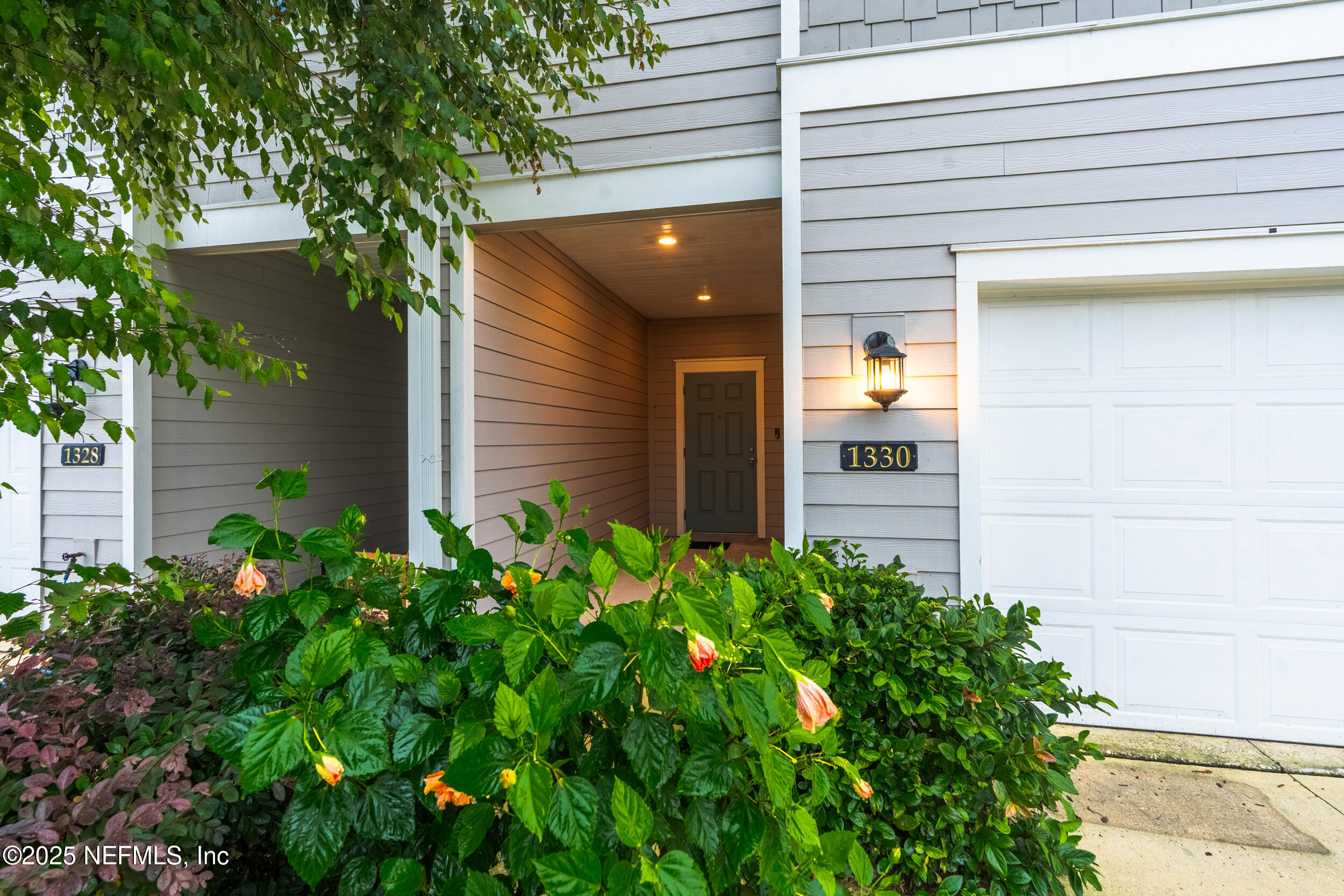 1330 Salt Ridge Avenue Jacksonville, FL 32218 - Photo 4 of 27 a view of a entryway of the house