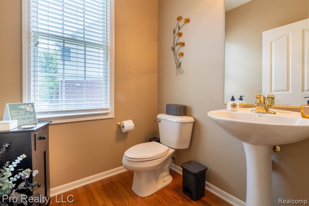 607 Bliss Drive Rochester Hills, MI 48307 - Photo 10 of 40
