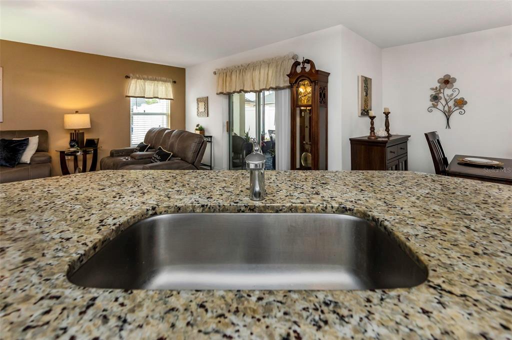 8635 Pinetop Ridge Lane Brooksville, FL 34613 - Photo 17 of 98