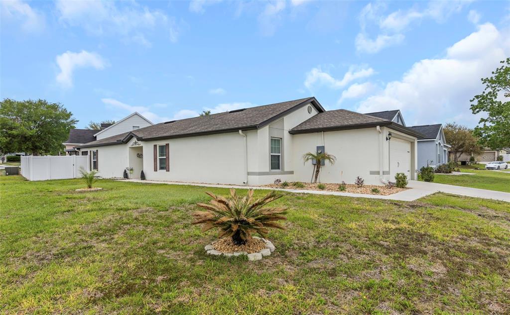 8635 Pinetop Ridge Lane Brooksville, FL 34613 - Photo 5 of 98