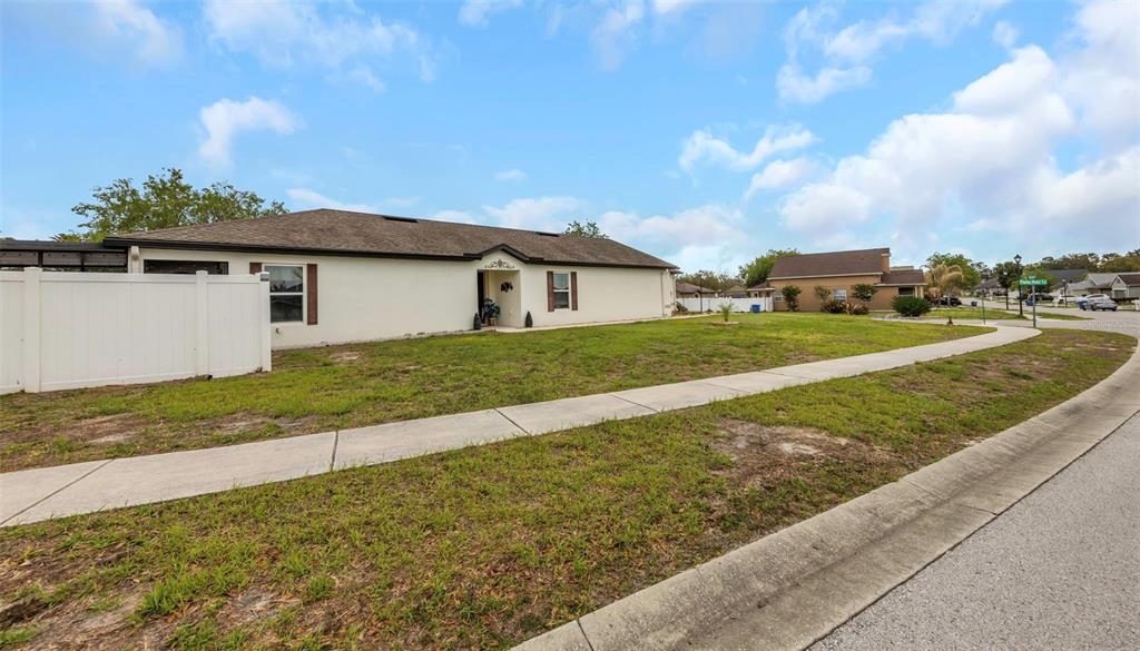 8635 Pinetop Ridge Lane Brooksville, FL 34613 - Photo 54 of 98