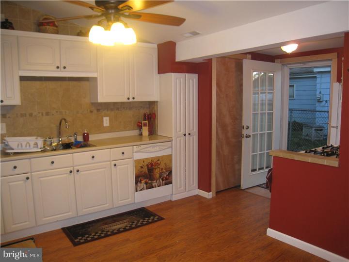 544 Estate Road Maple Shade, NJ 08052 - Photo 3 of 15 Kitchen