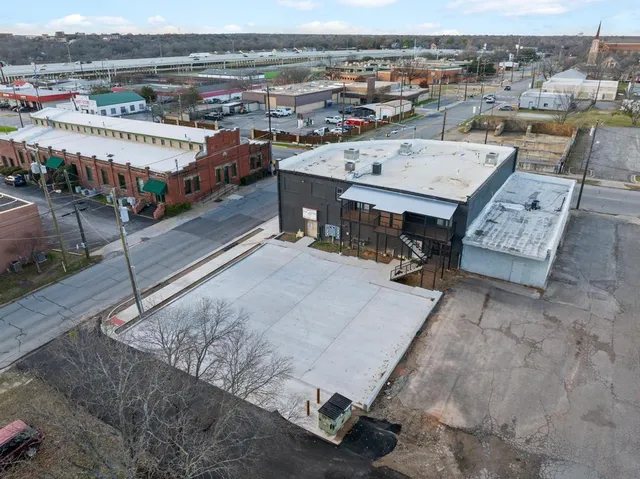 $1,975 | 330 West Lamar Street, Unit 202, Sherman, TX 75090