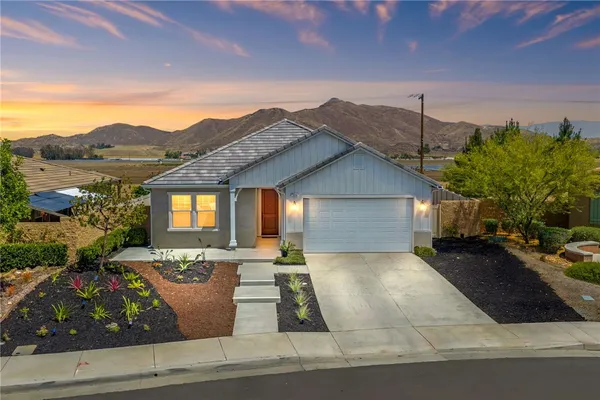 $629,000 | 29050 Golden Sunset Circle, Winchester, CA 92596