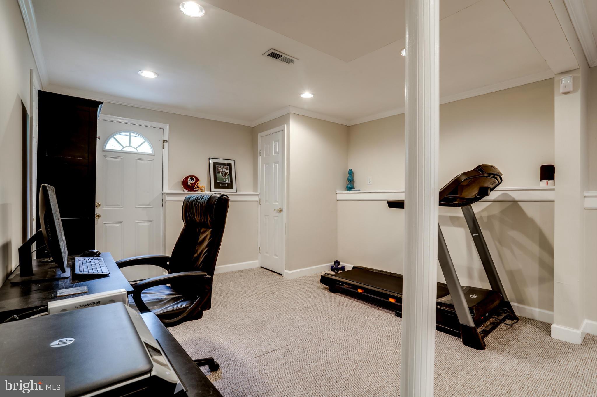 9340 Northgate Road Laurel, MD 20723 - Photo 23 of 30 Family room with walk out