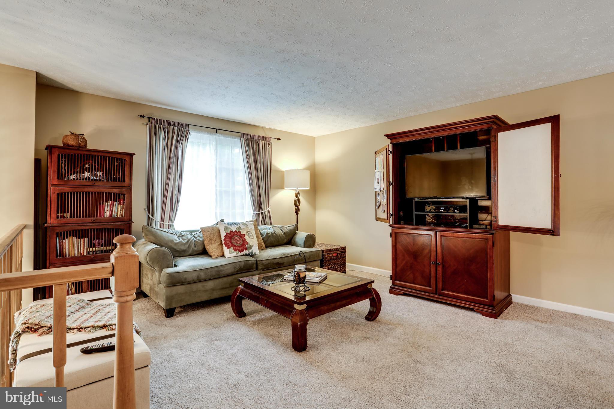 9340 Northgate Road Laurel, MD 20723 - Photo 9 of 30 Living Room