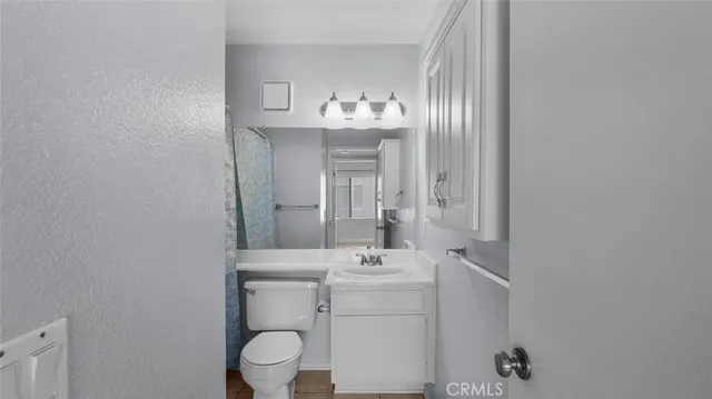 $2,850 | 24491 Valle Del Oro, Unit 201, Newhall, CA 91321