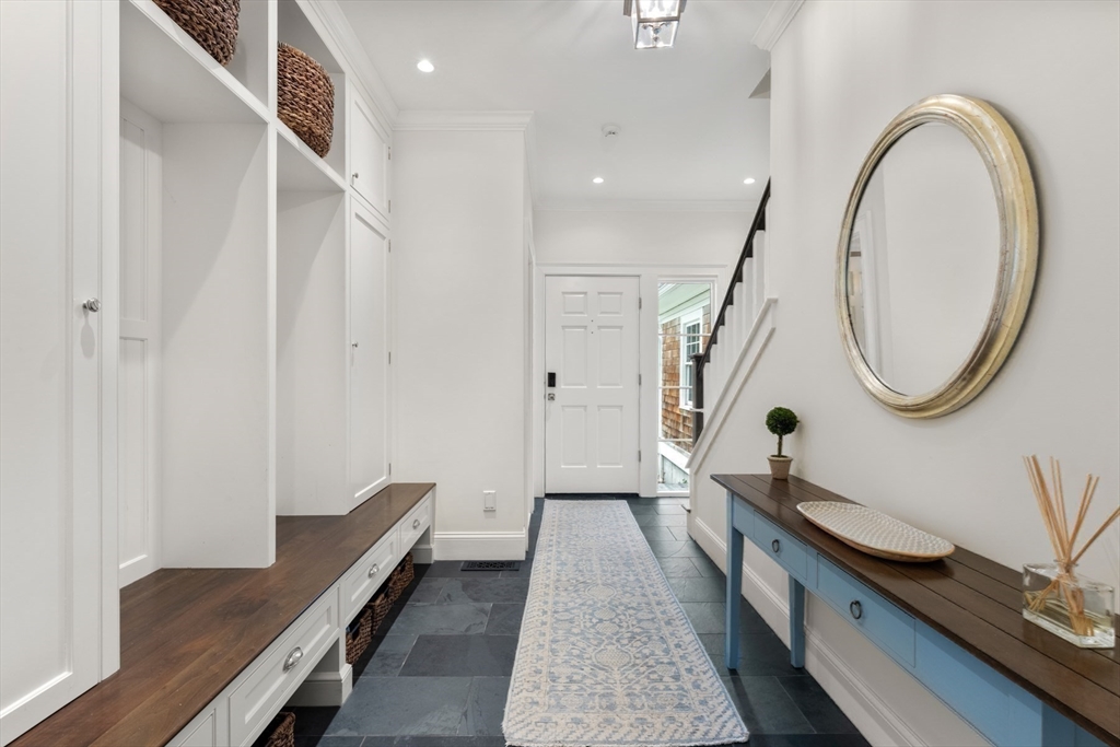 8 Glen Brook Road Wellesley, MA 02481 - Photo 14 of 32