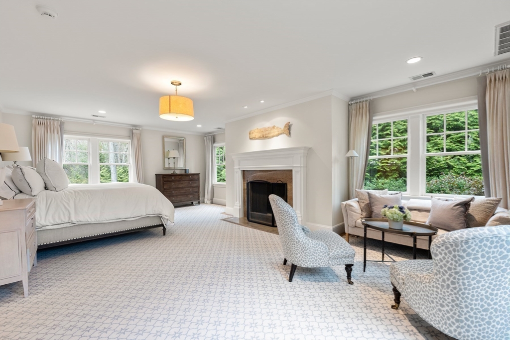 8 Glen Brook Road Wellesley, MA 02481 - Photo 16 of 32