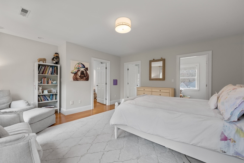 8 Glen Brook Road Wellesley, MA 02481 - Photo 19 of 32