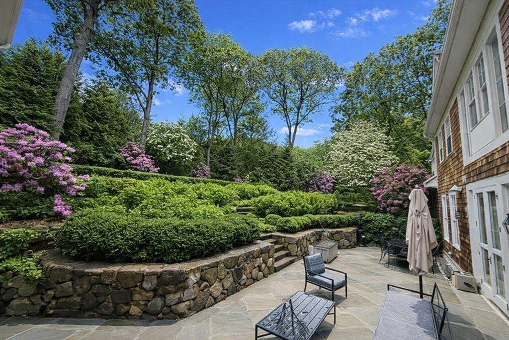 8 Glen Brook Road Wellesley, MA 02481 - Photo 28 of 32