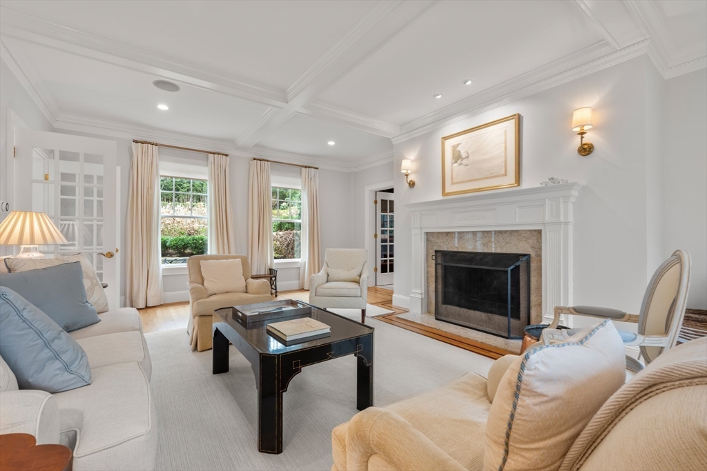 8 Glen Brook Road Wellesley, MA 02481 - Photo 3 of 32