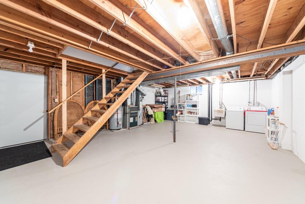 614 Ravencrest Road Pittsburgh, PA 15215 - Photo 19 of 25 a view of an empty room with white walls