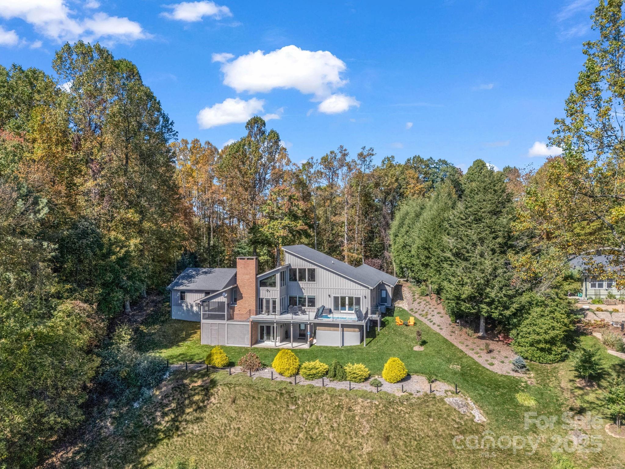 142 Judds Peak Road Saluda, NC 28773 - Photo 6 of 48 Gallery Image 6
