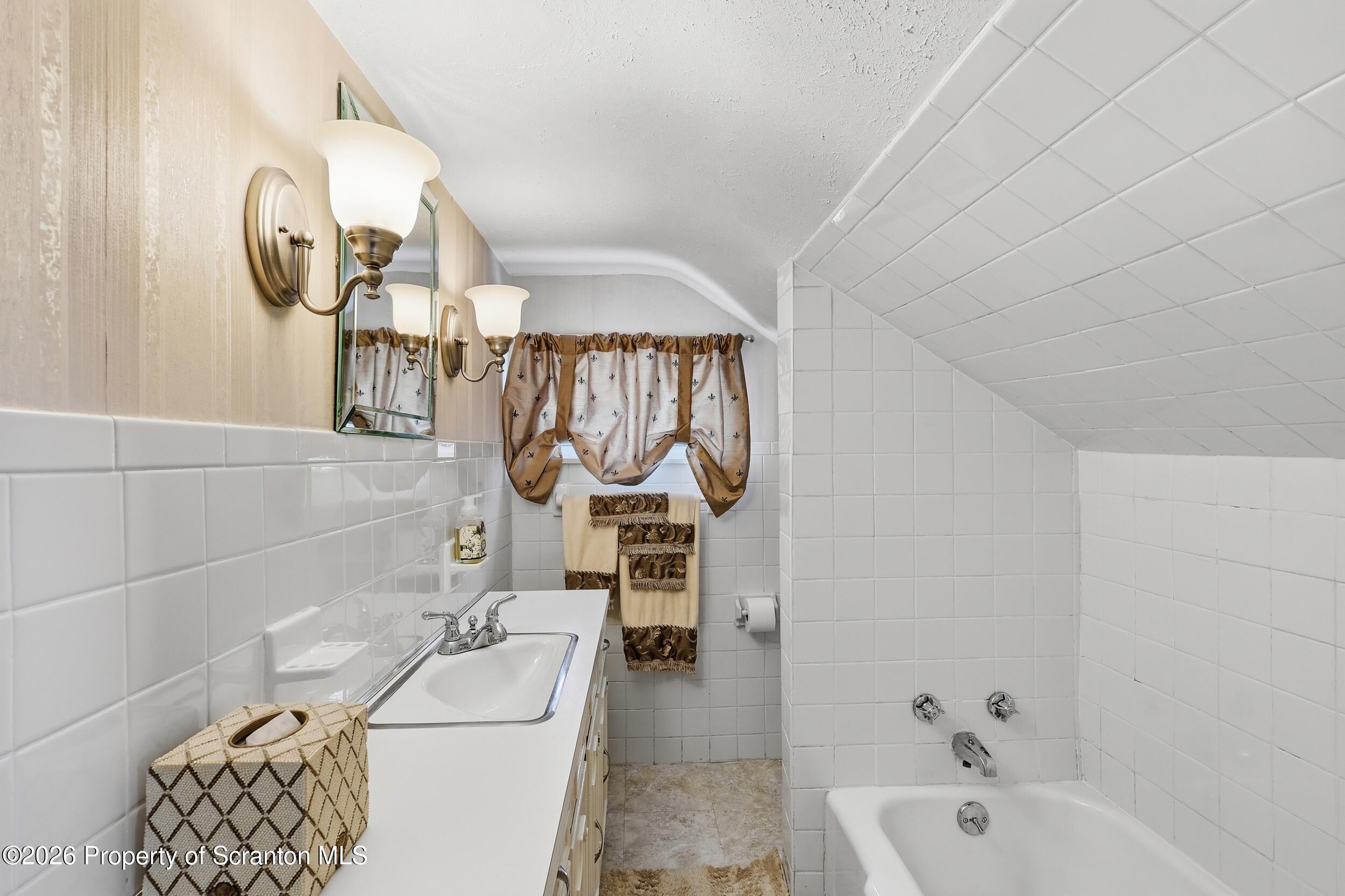 143 Old Boston Road Pittston, PA 18640 - Photo 29 of 59 Master Bathroom