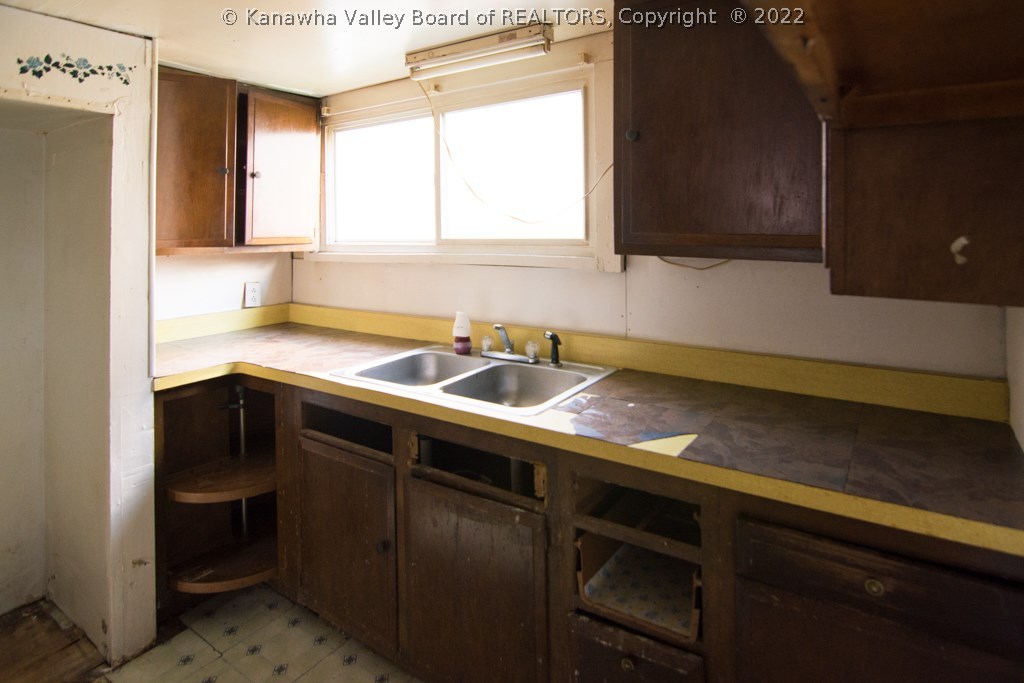 208 Straight Street Ripley, WV 25271 - Photo 13 of 24 Gallery Image 13