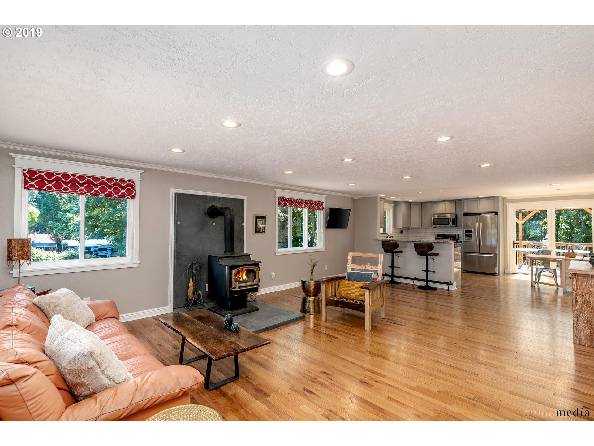 19100 Northwest Logie Trail Road Portland, OR 97231 - Photo 4 of 29 Great Room