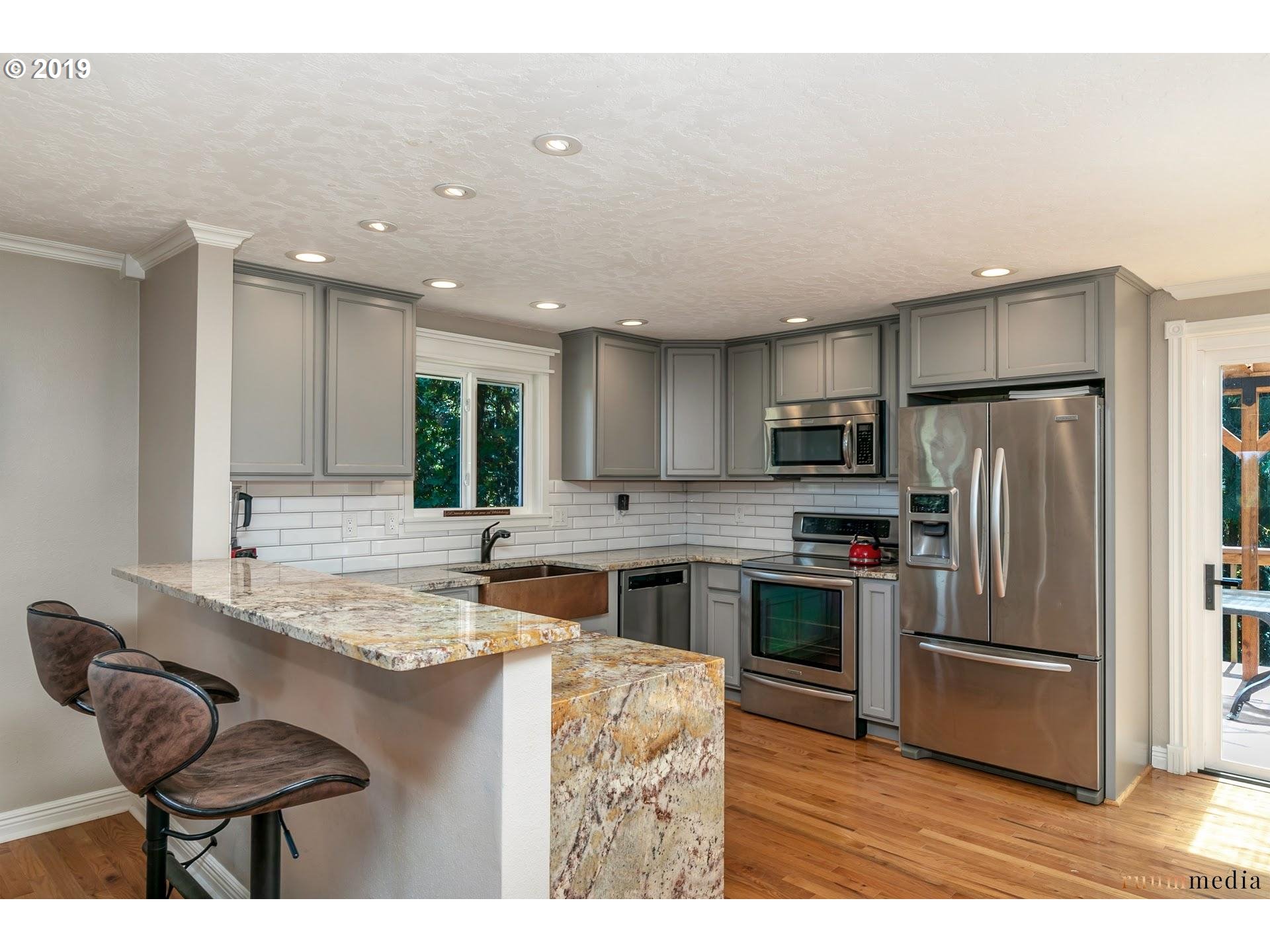 19100 Northwest Logie Trail Road Portland, OR 97231 - Photo 6 of 29 Kitchen