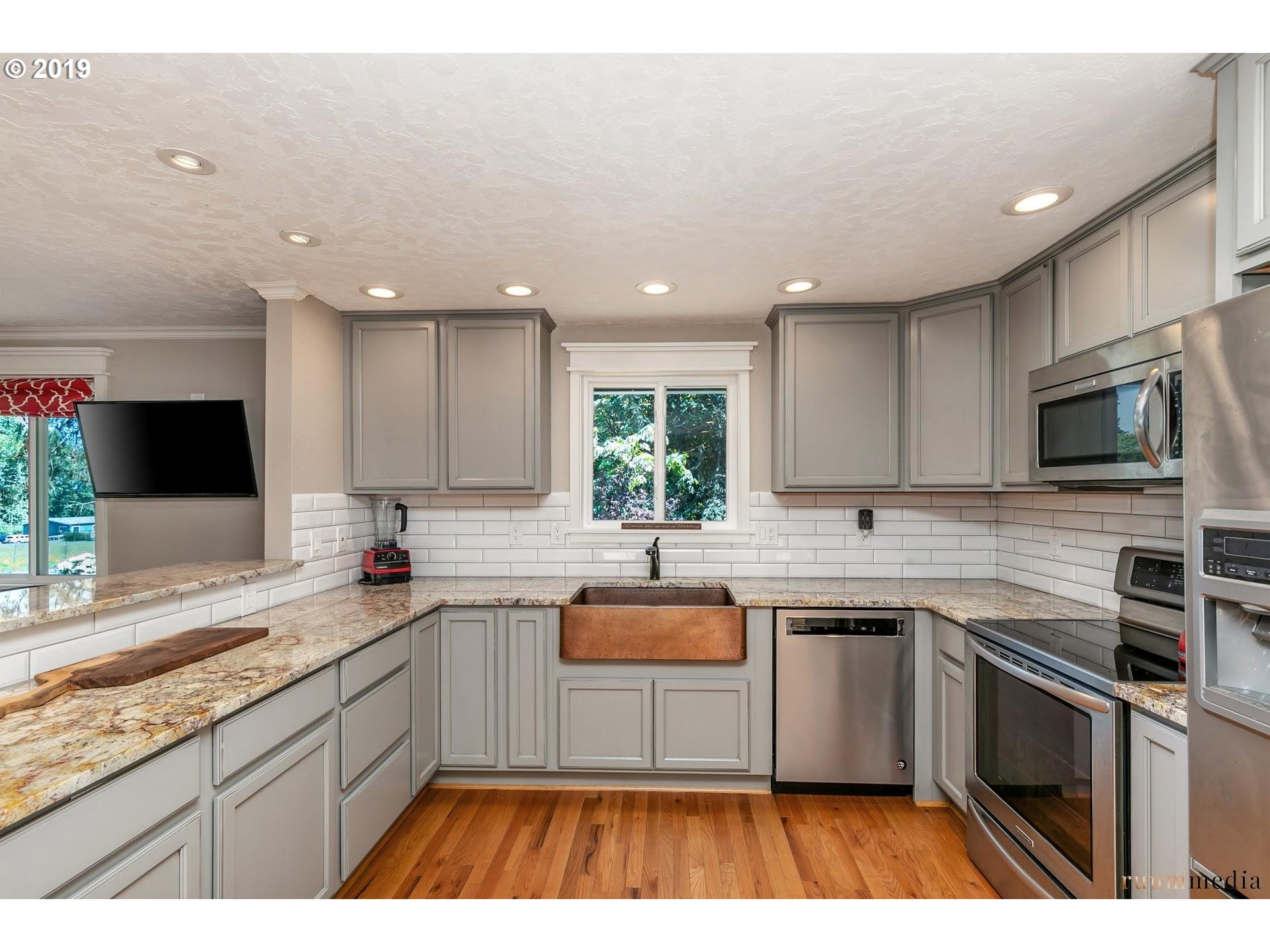 19100 Northwest Logie Trail Road Portland, OR 97231 - Photo 7 of 29 Kitchen