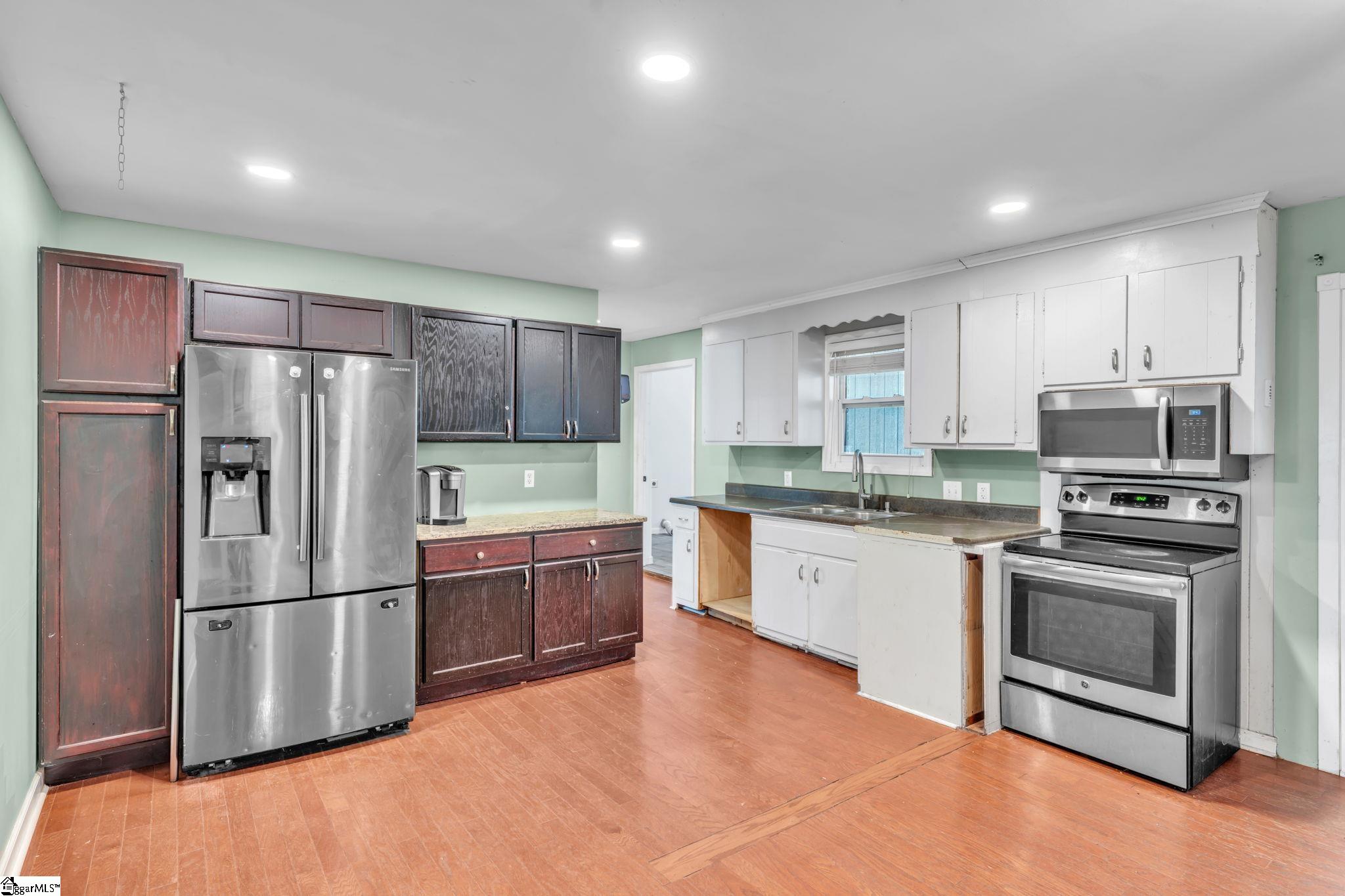 2601 East Lee Road Taylors, SC 29687 - Photo 7 of 33 Gallery Image 7