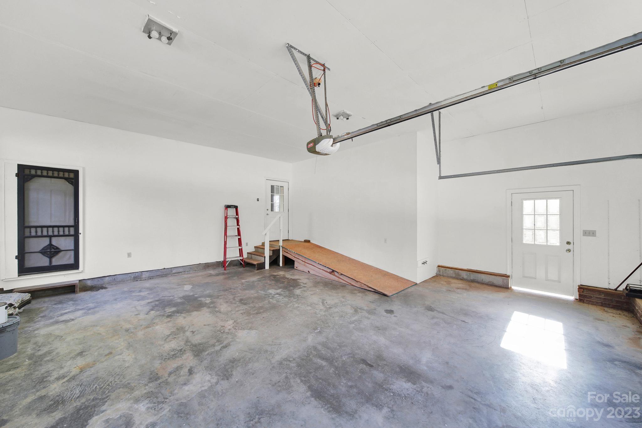 4594 Reid Road Rock Hill, SC 29730 - Photo 41 of 48 an empty room with windows