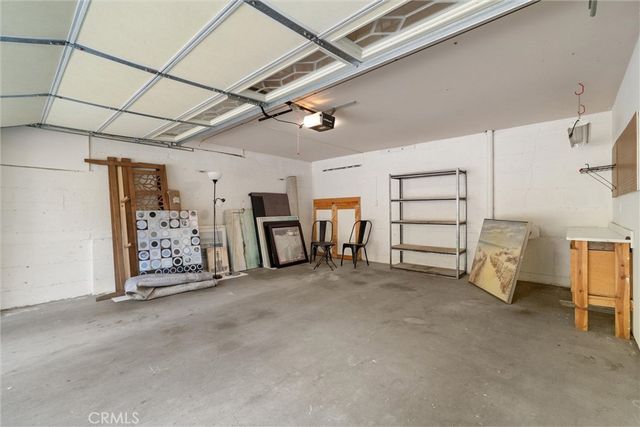 a view of a livingroom with closet