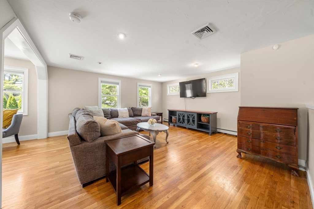 302 Ames Way Barnstable, MA 02632 - Photo 14 of 37