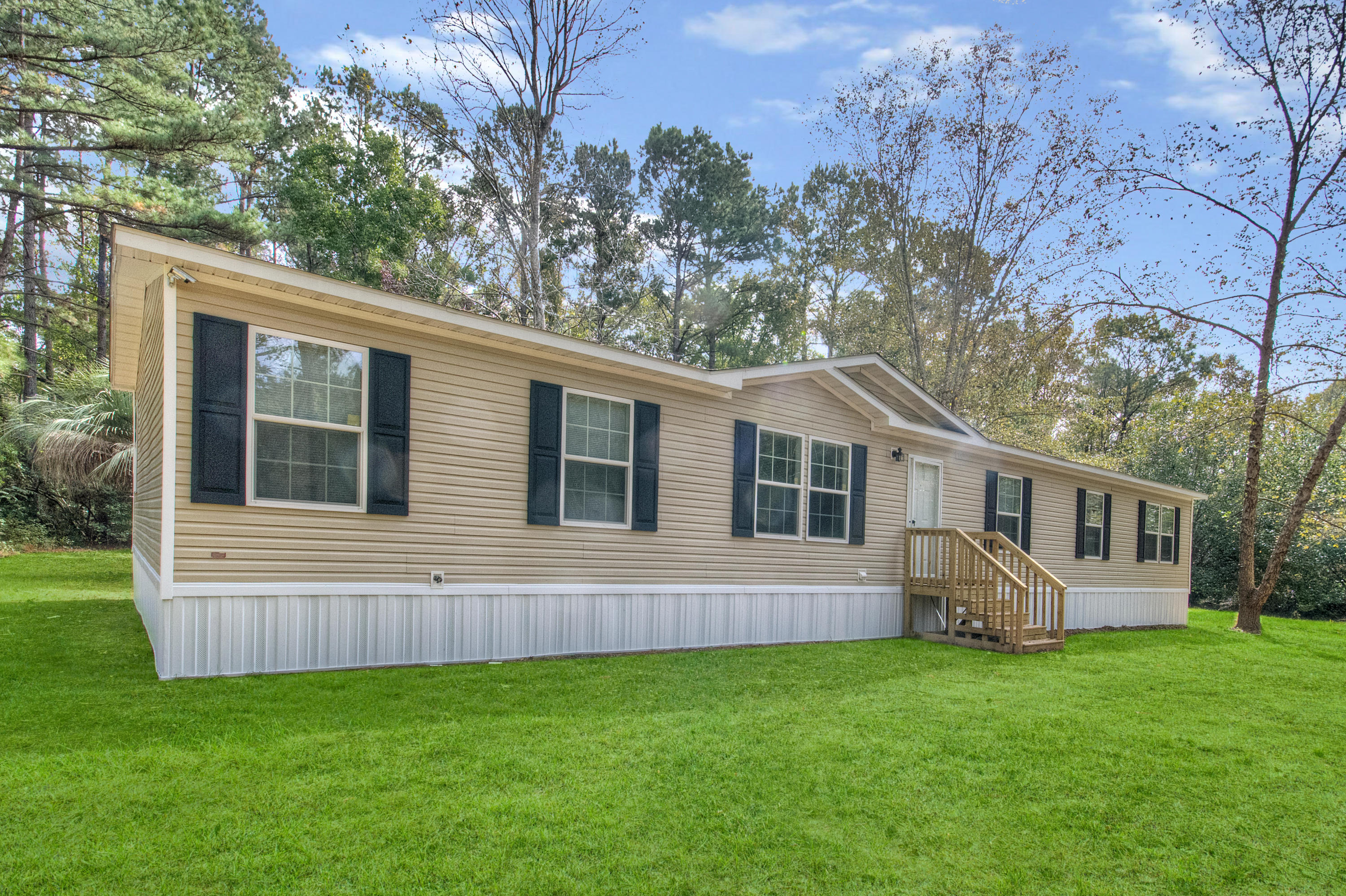 5576 Jenks Mongomery Road Ravenel, SC 29470 - Photo 2 of 20 IMG_4640_1_2