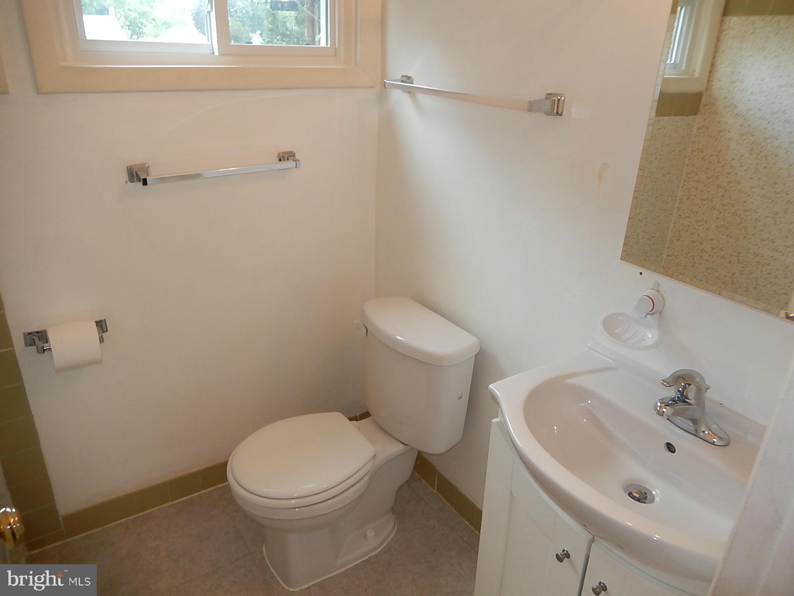 1812 Belvedere Boulevard Silver Spring, MD 20902 - Photo 17 of 26 Full bath