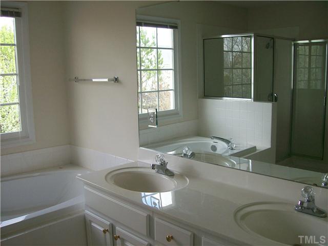2332 Millstaff Court Raleigh, NC 27613 - Photo 8 of 12 Gallery Image 8