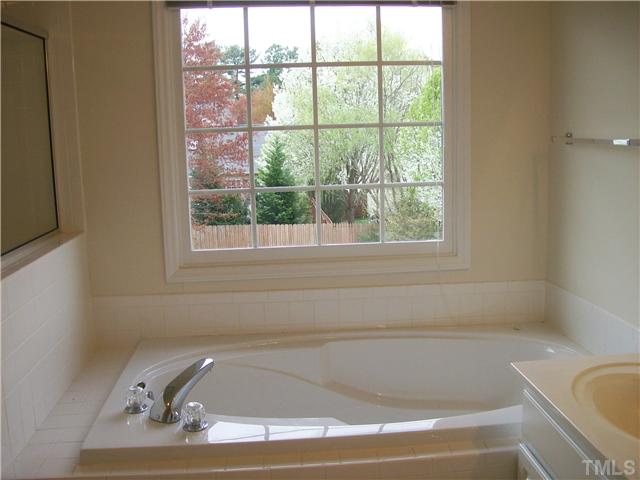 2332 Millstaff Court Raleigh, NC 27613 - Photo 9 of 12 Gallery Image 9