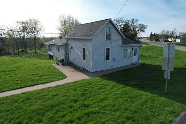 $119,000 | 126 Bunker Hill Street, Potosi, WI 53820