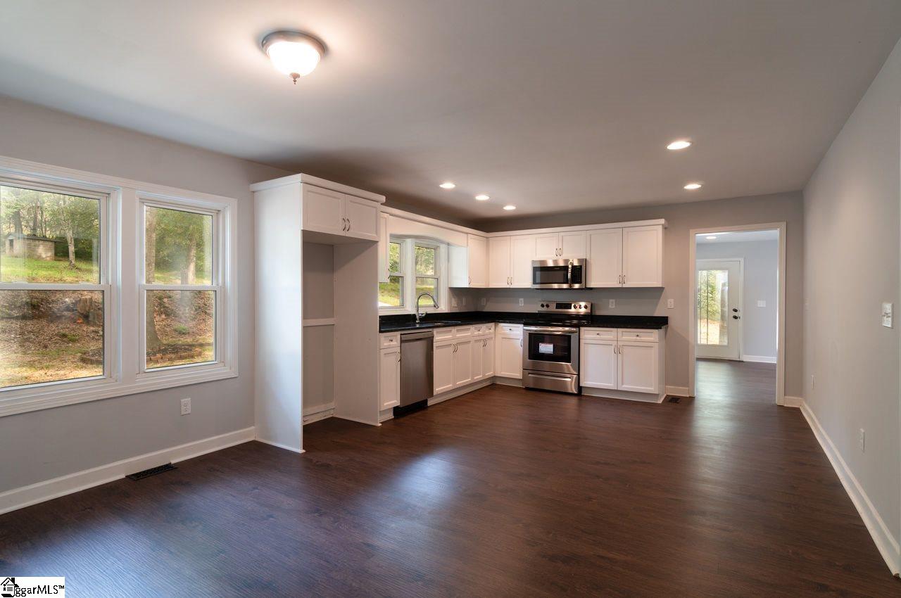534 Runnymeade Road Pickens, SC 29671 - Photo 11 of 21 Gallery Image 11