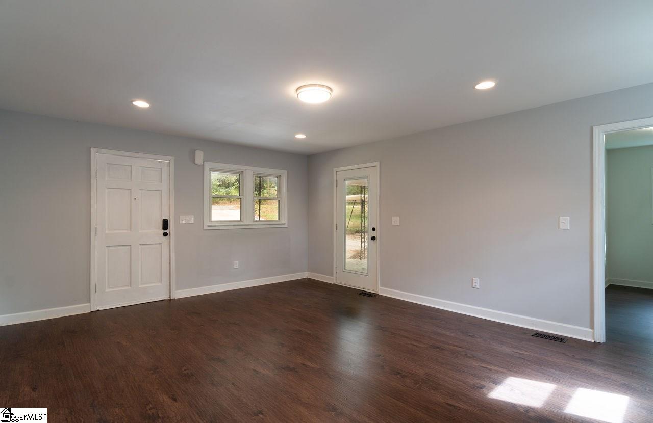 534 Runnymeade Road Pickens, SC 29671 - Photo 9 of 21 Gallery Image 9