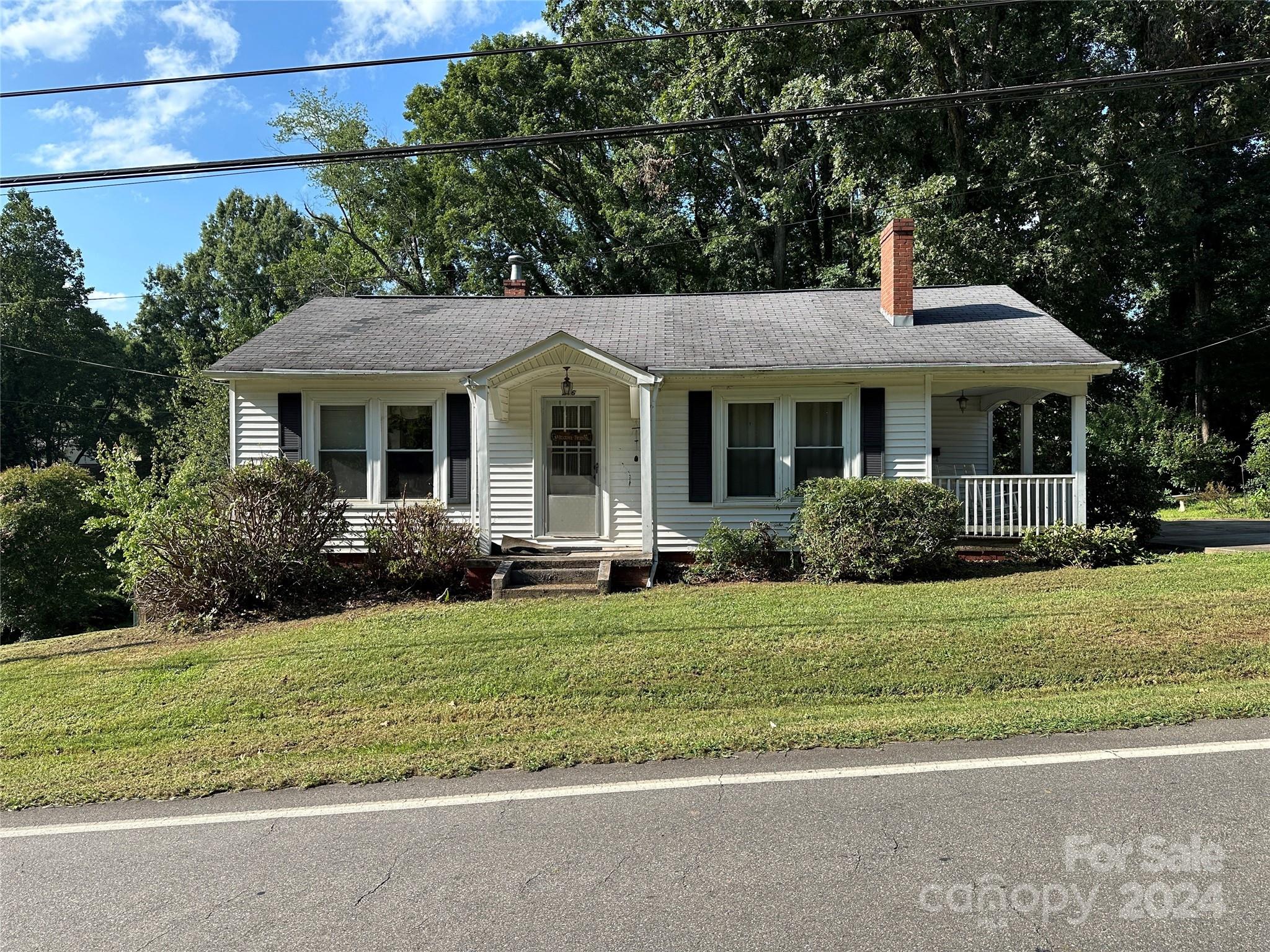 416 4th Street Southwest Conover, NC 28613 - Photo 1 of 37 Gallery Image 1