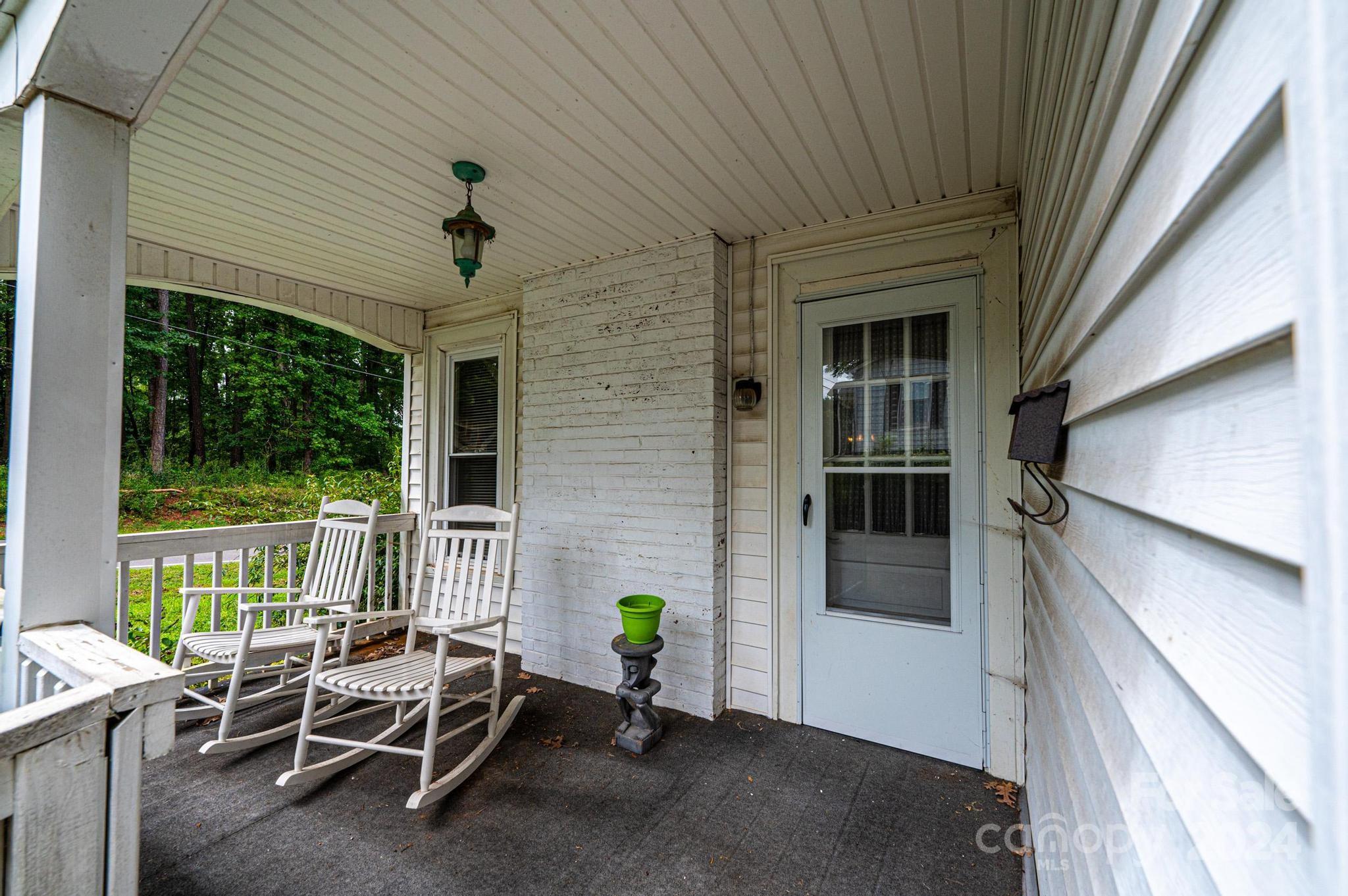 416 4th Street Southwest Conover, NC 28613 - Photo 5 of 37 Gallery Image 5