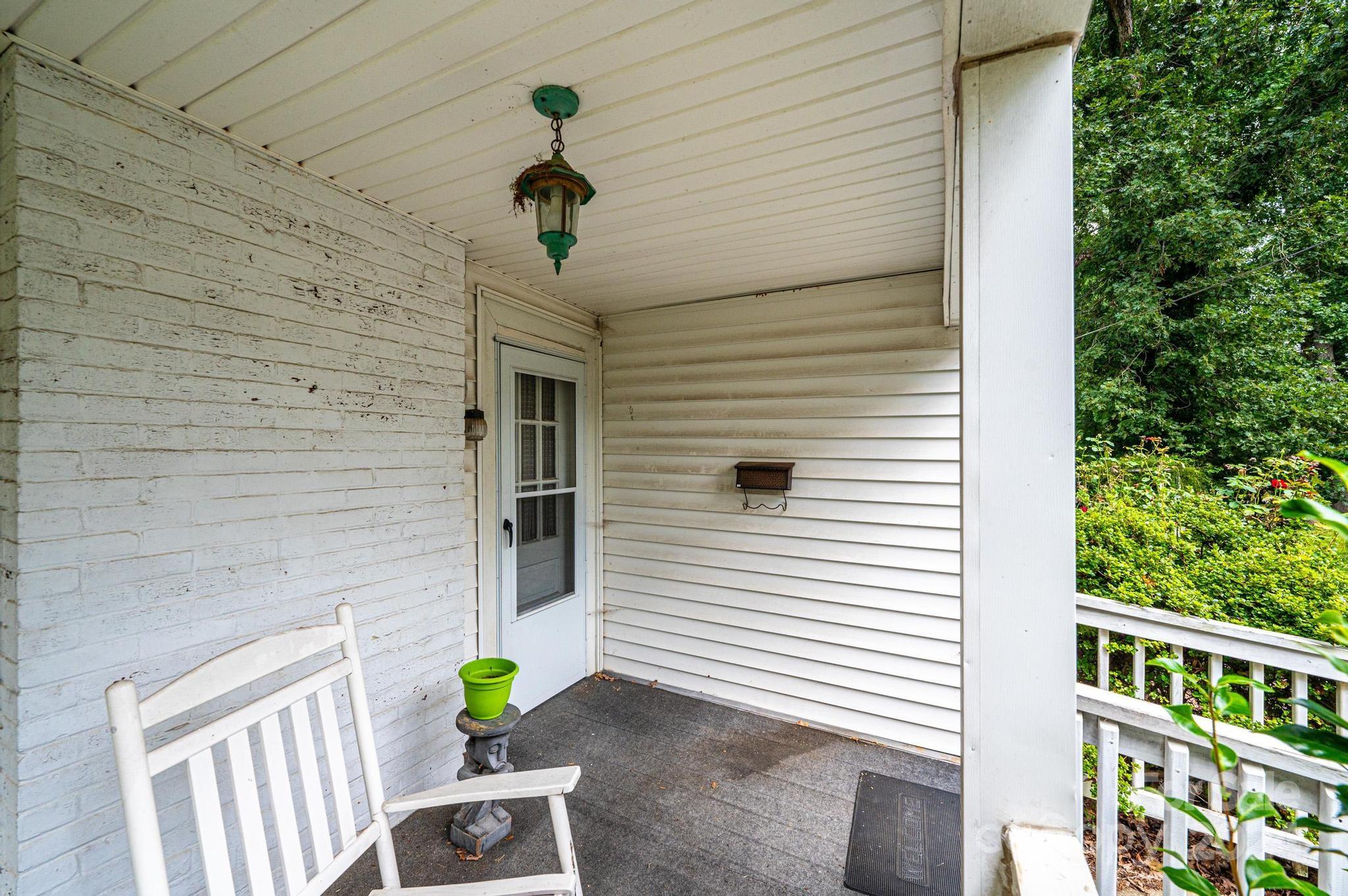 416 4th Street Southwest Conover, NC 28613 - Photo 6 of 37 Gallery Image 6