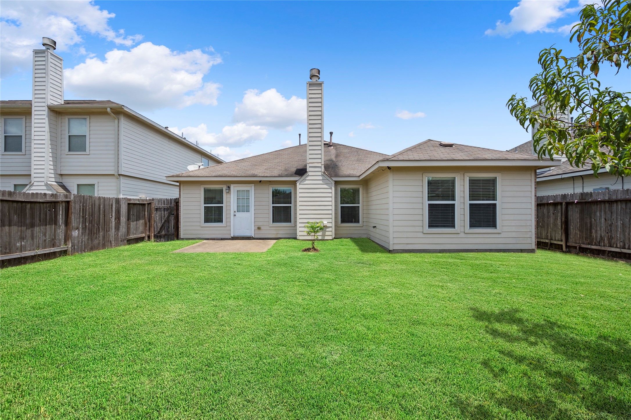 25211 Bluma Ranch Drive Katy, TX 77494 - Photo 21 of 22 a front of a house with a garden