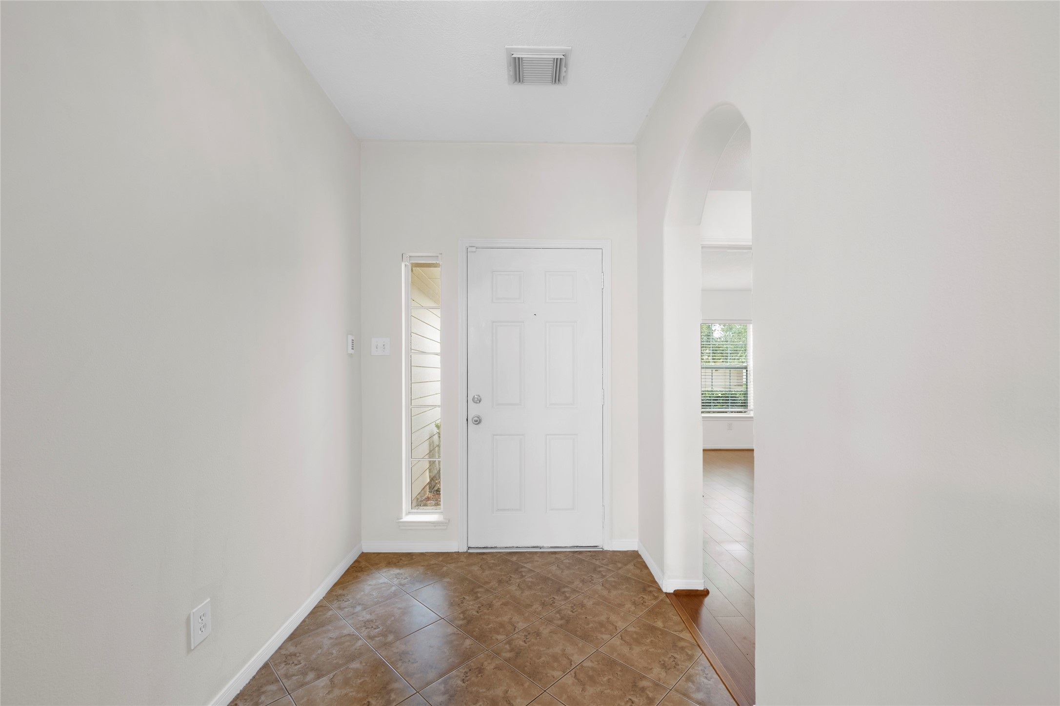 25211 Bluma Ranch Drive Katy, TX 77494 - Photo 4 of 22 a view of hallway with closet