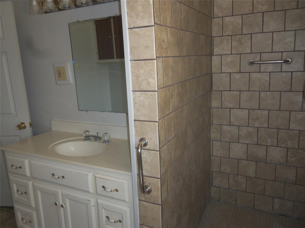 307 Northeast 5th Street Hubbard, TX 76648 - Photo 17 of 40