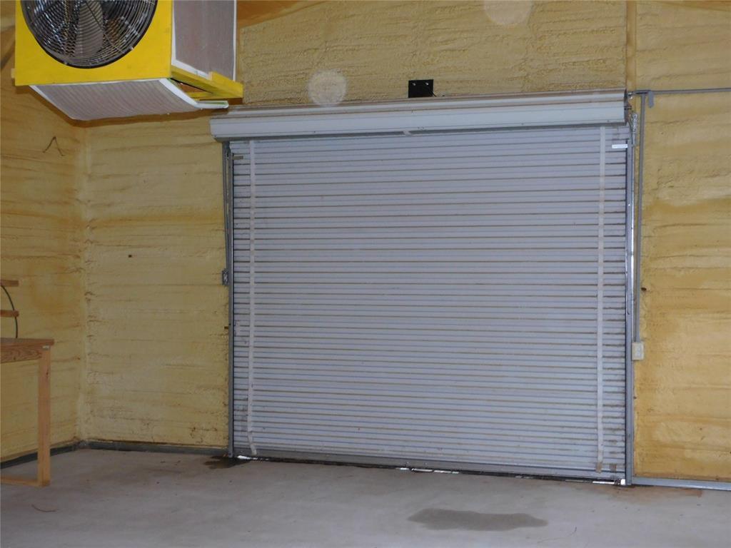307 Northeast 5th Street Hubbard, TX 76648 - Photo 28 of 40 roll up door