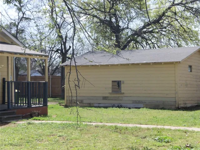 $169,000 | 307 Northeast 5th Street, Hubbard, TX 76648