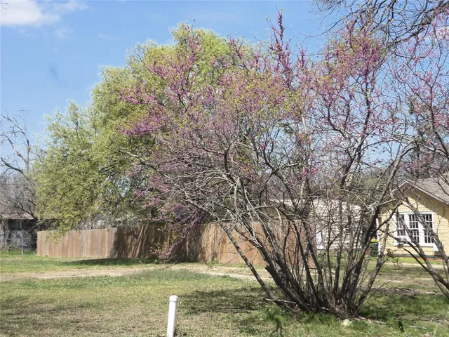 $169,000 | 307 Northeast 5th Street, Hubbard, TX 76648