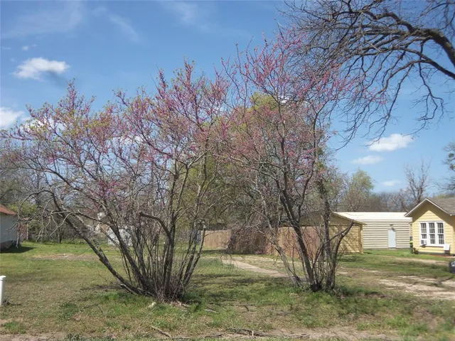 $169,000 | 307 Northeast 5th Street, Hubbard, TX 76648