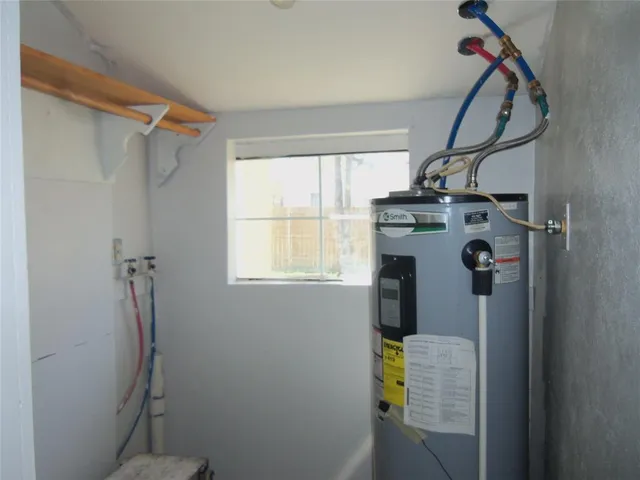 $169,000 | 307 Northeast 5th Street, Hubbard, TX 76648