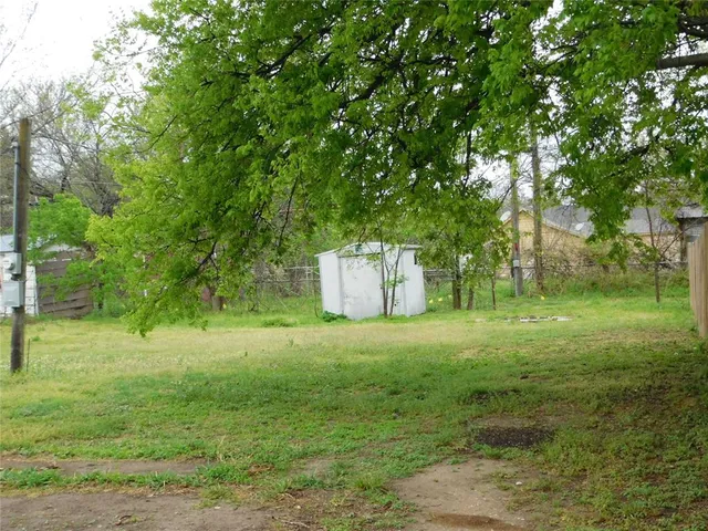 $169,000 | 307 Northeast 5th Street, Hubbard, TX 76648