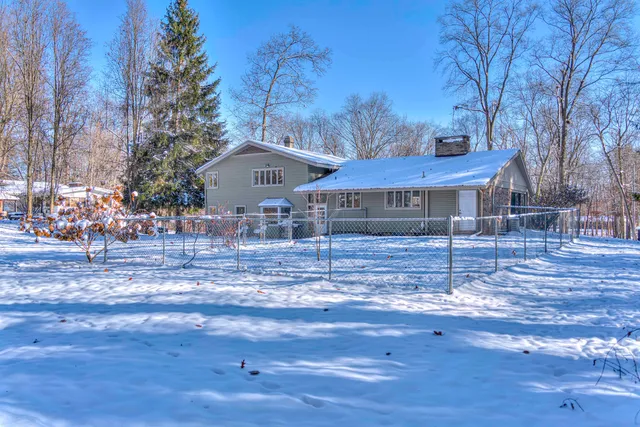 $319,900 | 2780 Brookside Boulevard, Jackson, MI 49203