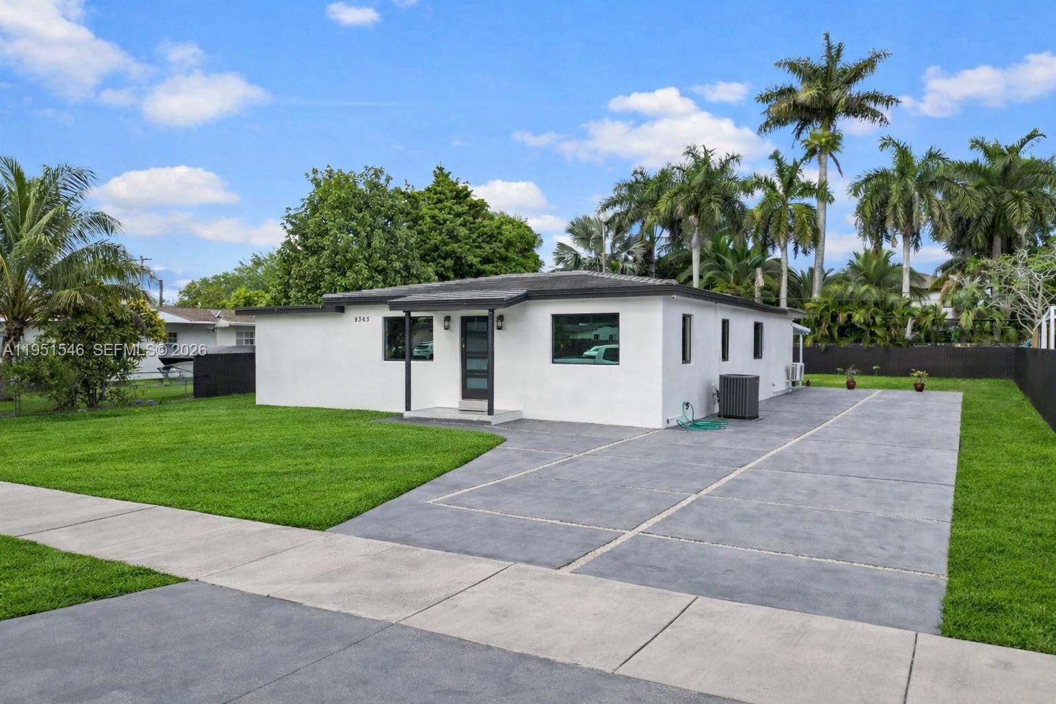 9365 Southwest 36th Street Miami, FL 33165 - Photo 5 of 41