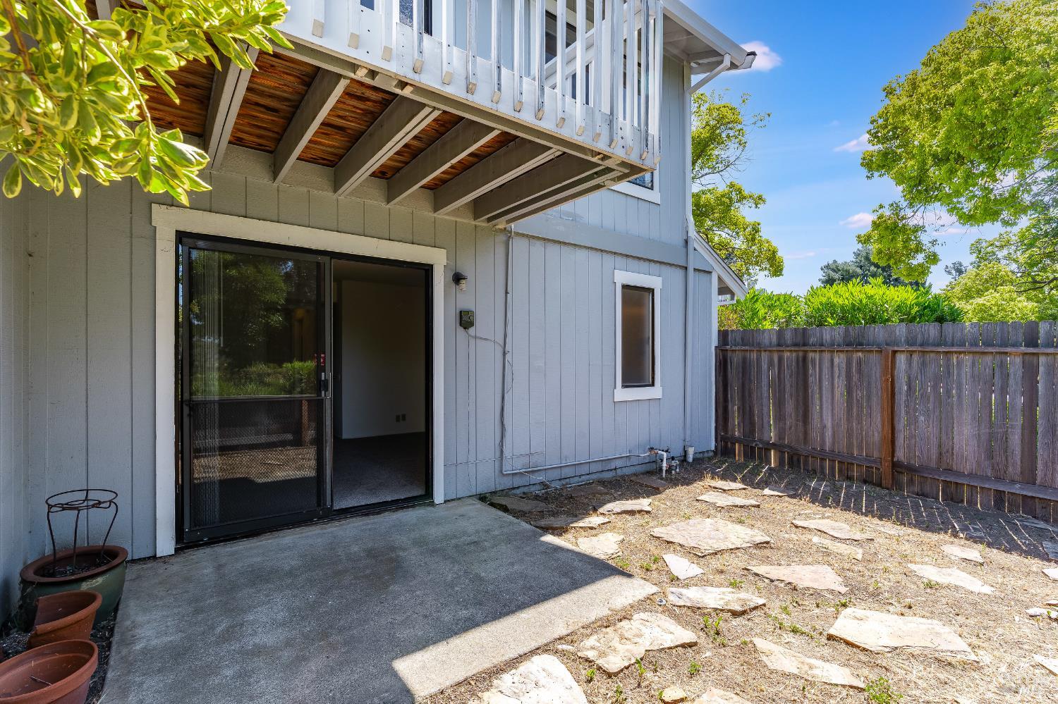 2000 Clearview Circle Benicia, CA 94510 - Photo 26 of 33 a backyard of a house