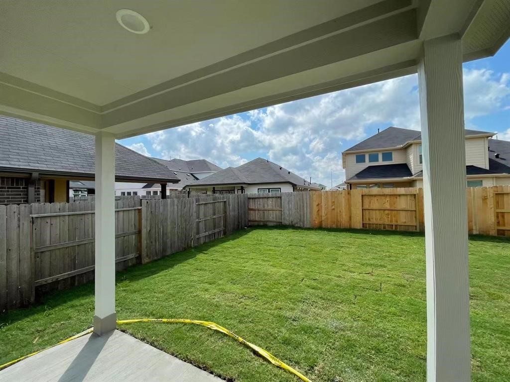 815 Summer Village Way Rosenberg, TX 77469 - Photo 20 of 21 a view of a backyard of the house